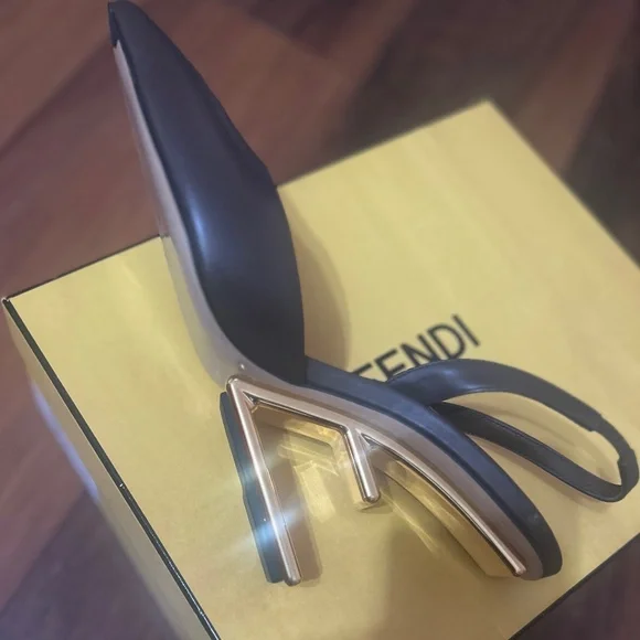 FENDI  FIRST LOGO HEEL 41 - Picture 2 of 7